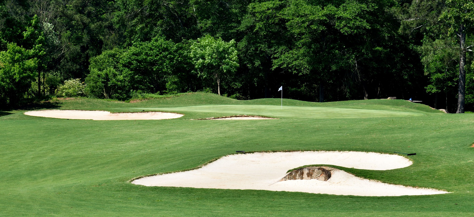 golf-course-sand-bunker