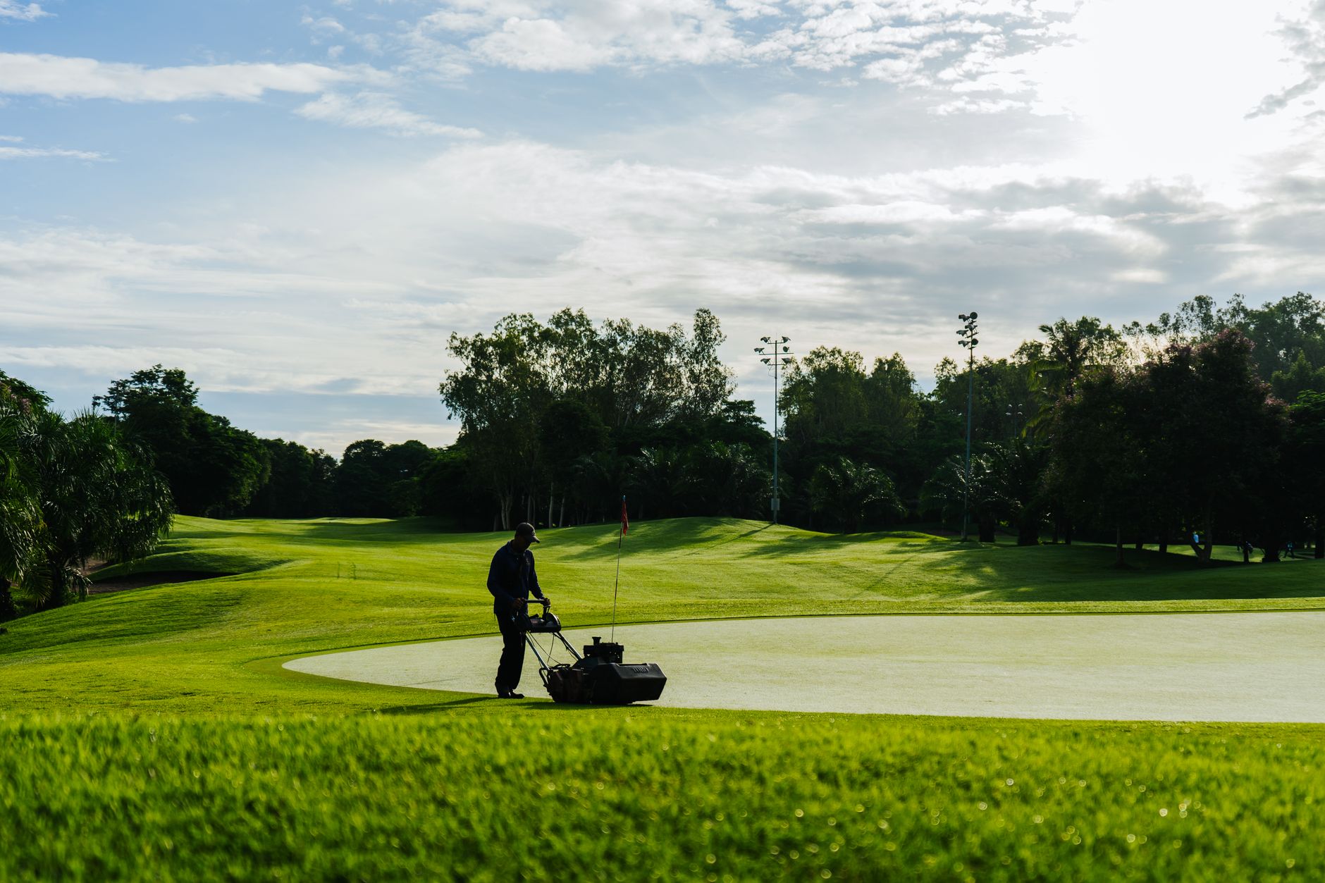How Often Should Golf Courses Apply Top Dressing Sand? Your 8-Point Guide